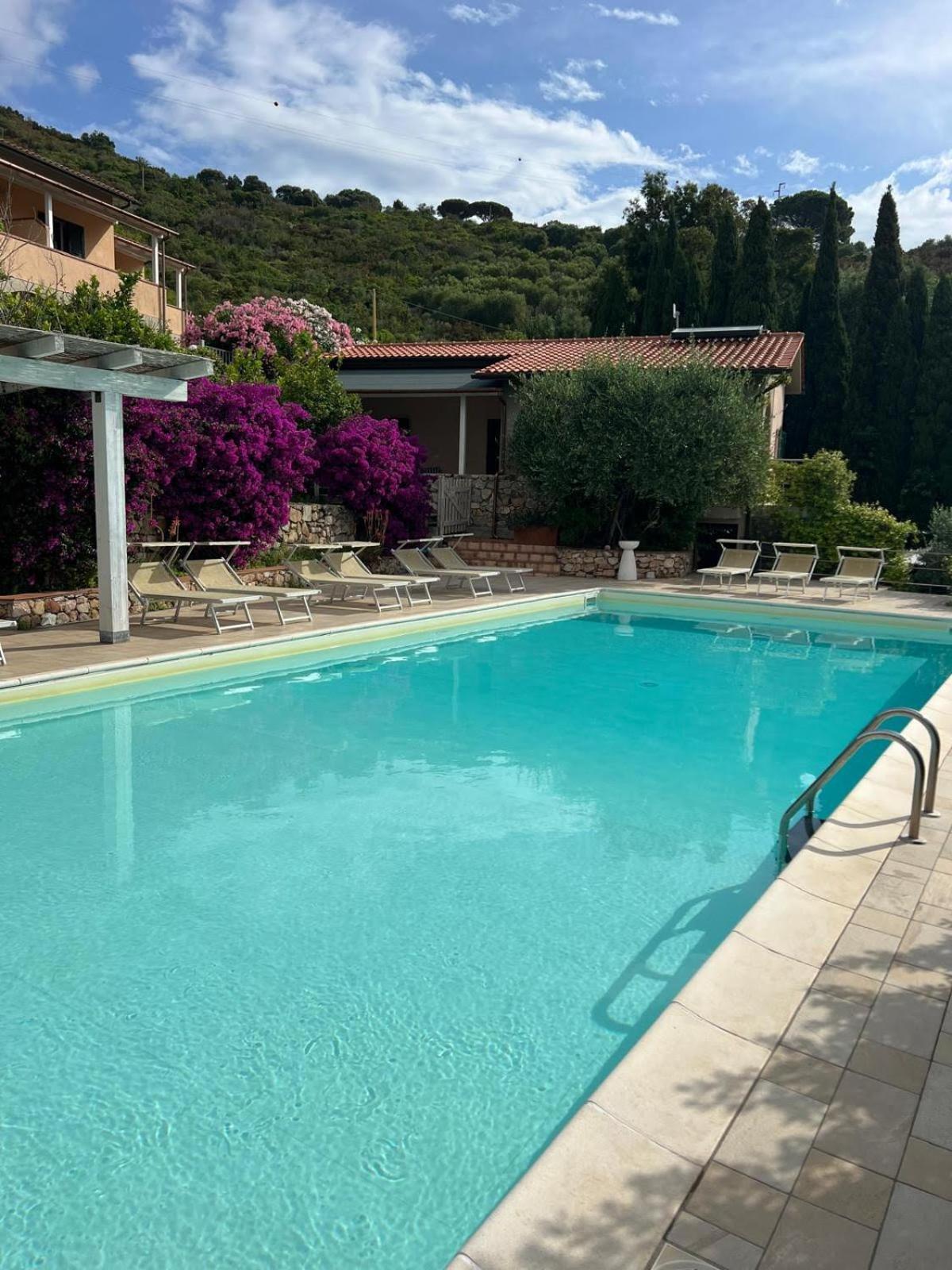 Residence Le Solane Marina di Campo Luaran gambar