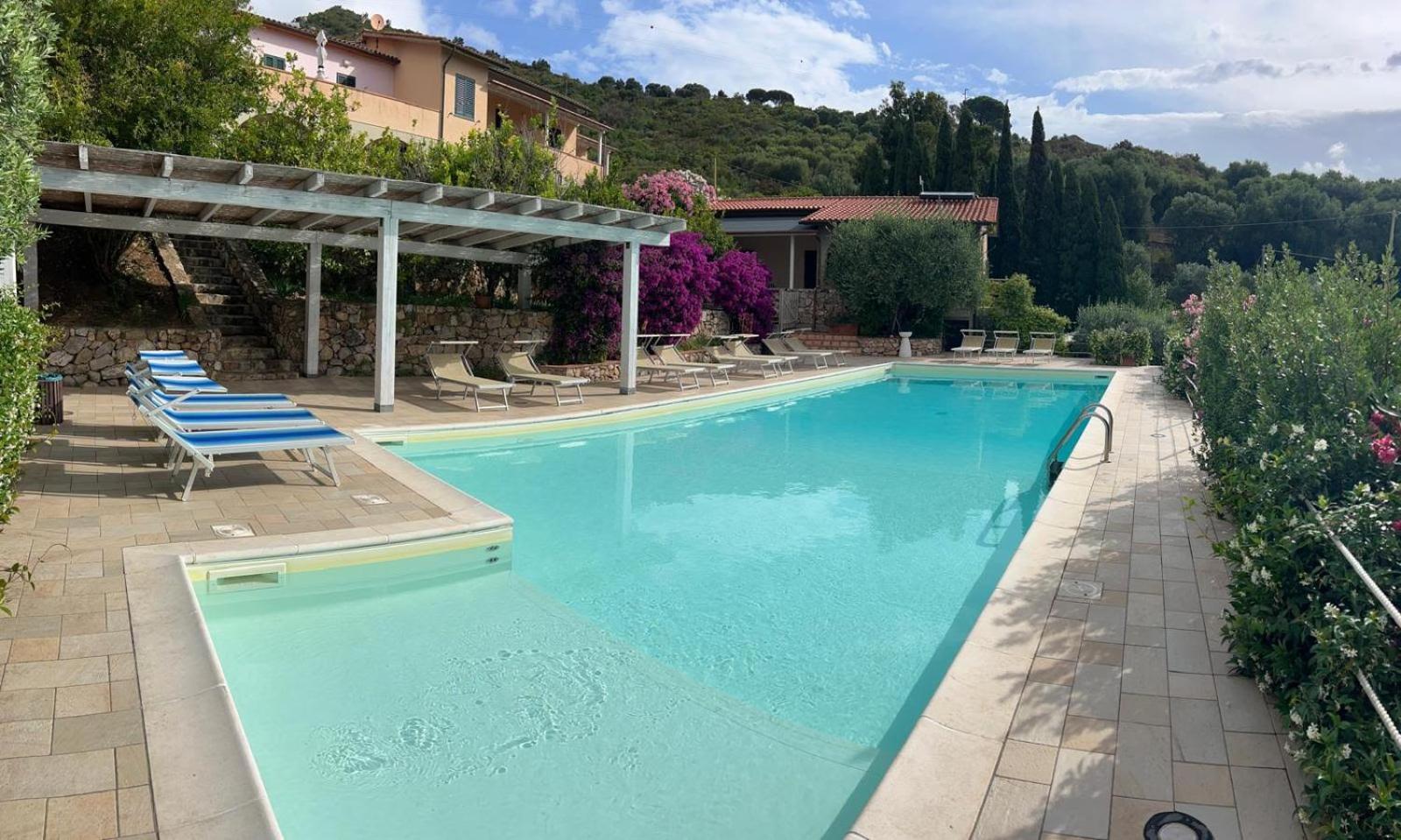 Residence Le Solane Marina di Campo Luaran gambar