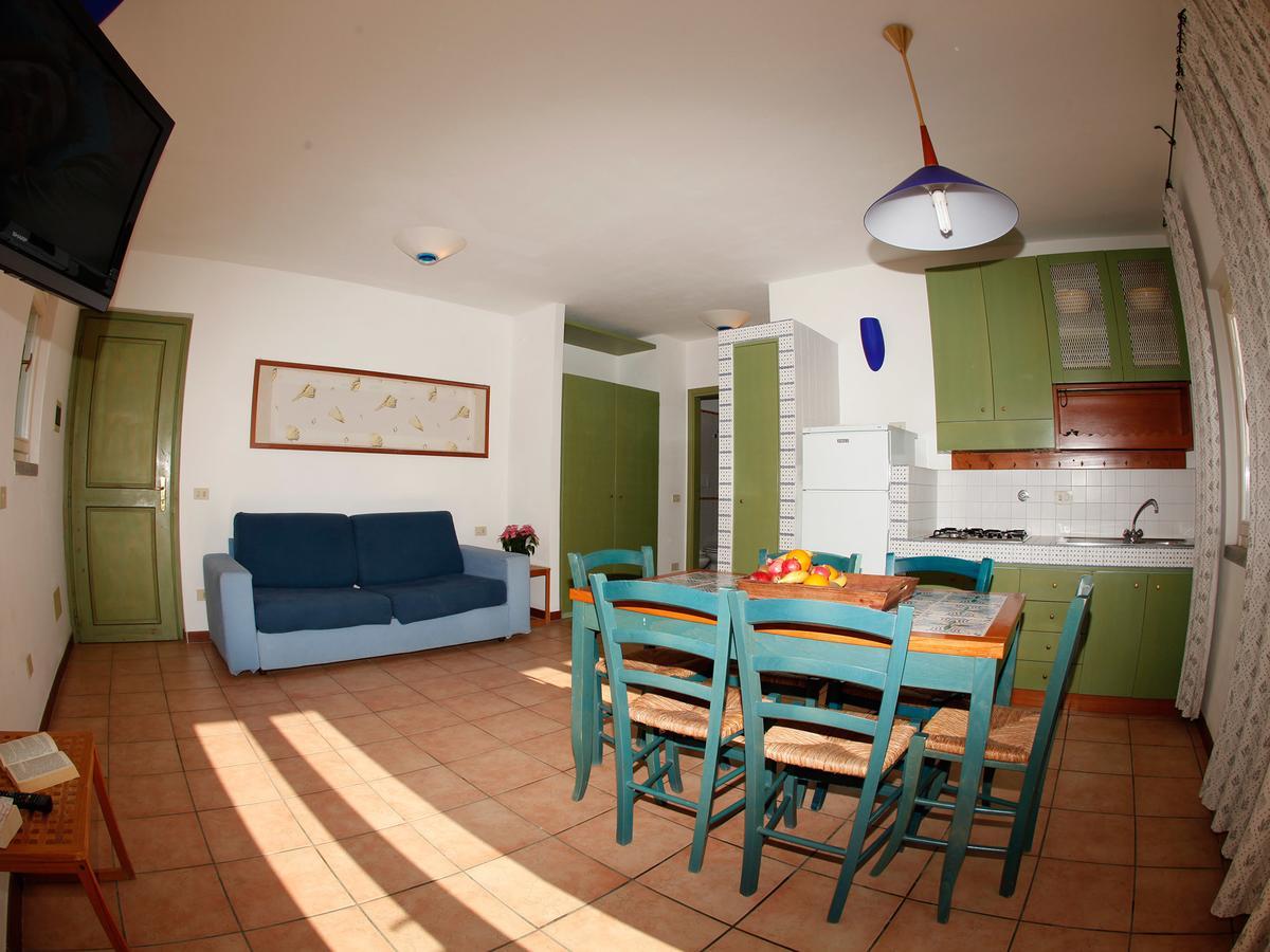 Residence Le Solane Marina di Campo Bilik gambar